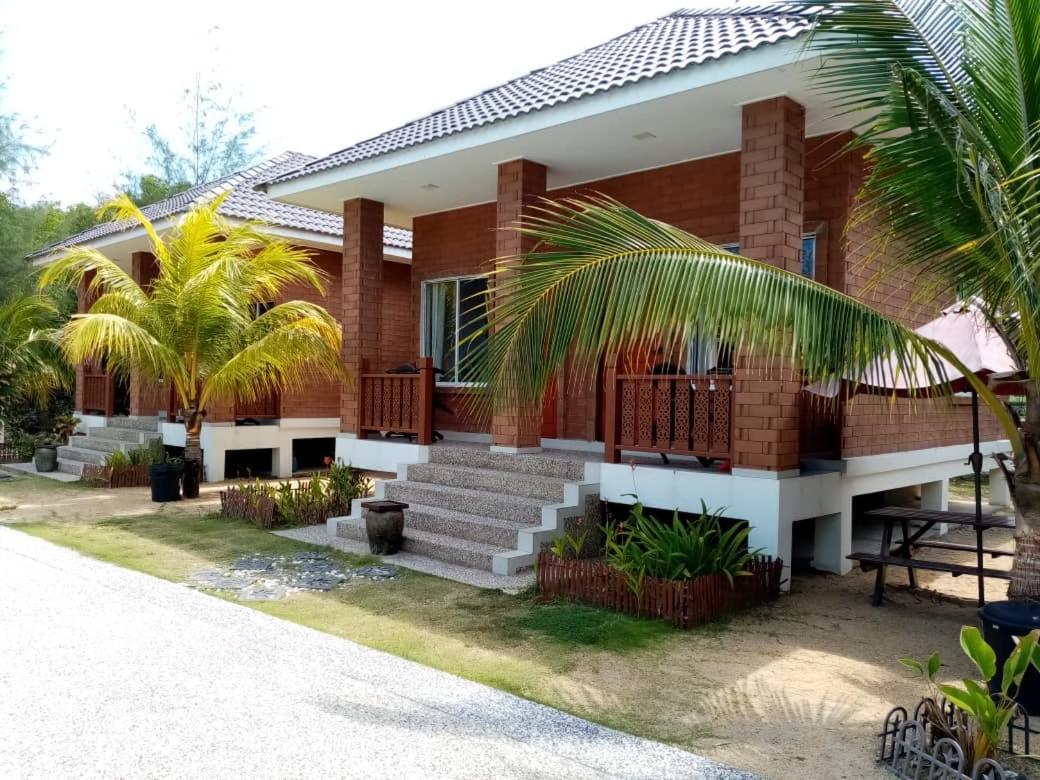Hotel Casa Tanjung Jara Dungun Exterior foto